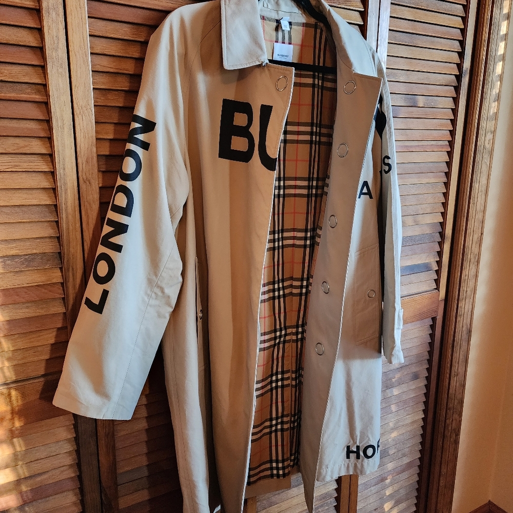 Burberry Tan Coat with Black Lettering - Picture 8 of 16
